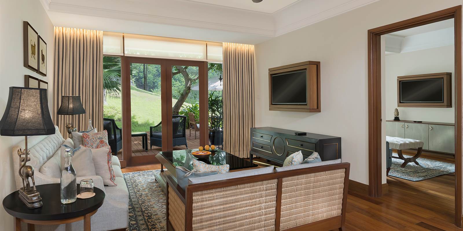 5 Star Resorts in India - Luxury Garden Suite Living Room