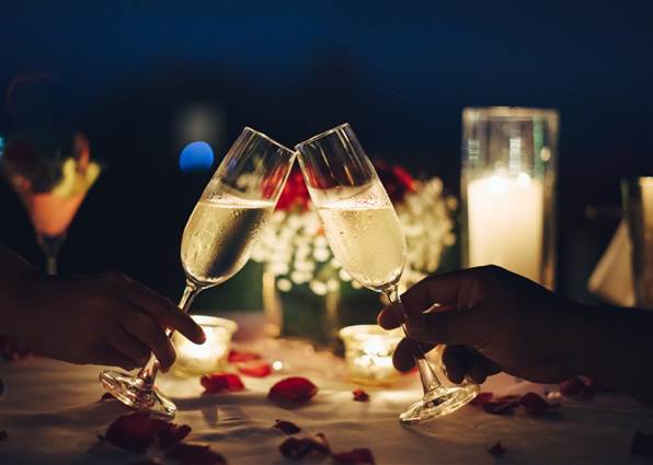 couple having valentines day dinner