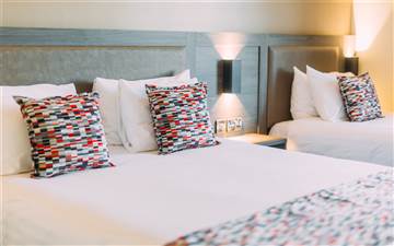 Armagh hotel - bedroom