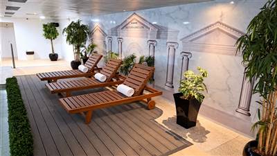 LEisure Lounger photo white towels