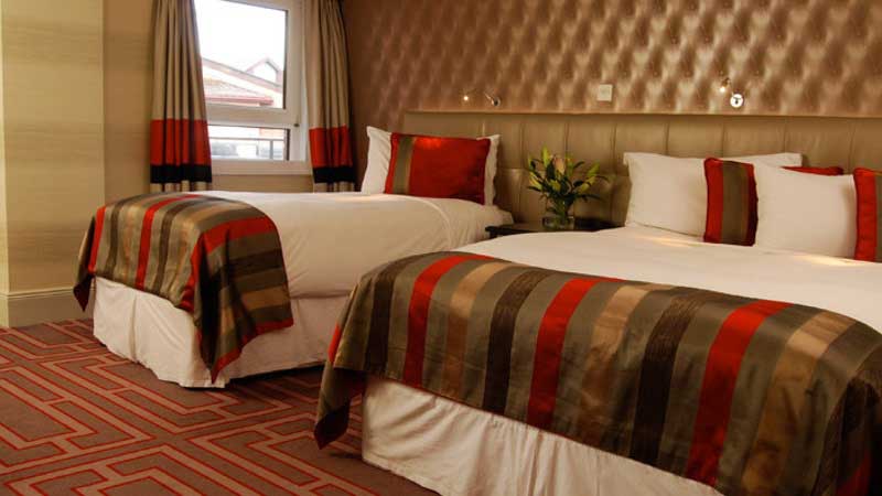 Deluxe Triple Boutique Hotel Room in Belfast with Egyptian Cotton Sheets 