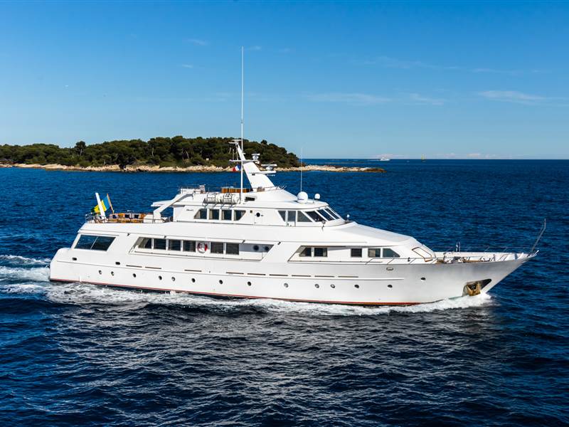 Luxurious Caribbean Islands Yacht in The Grenadines