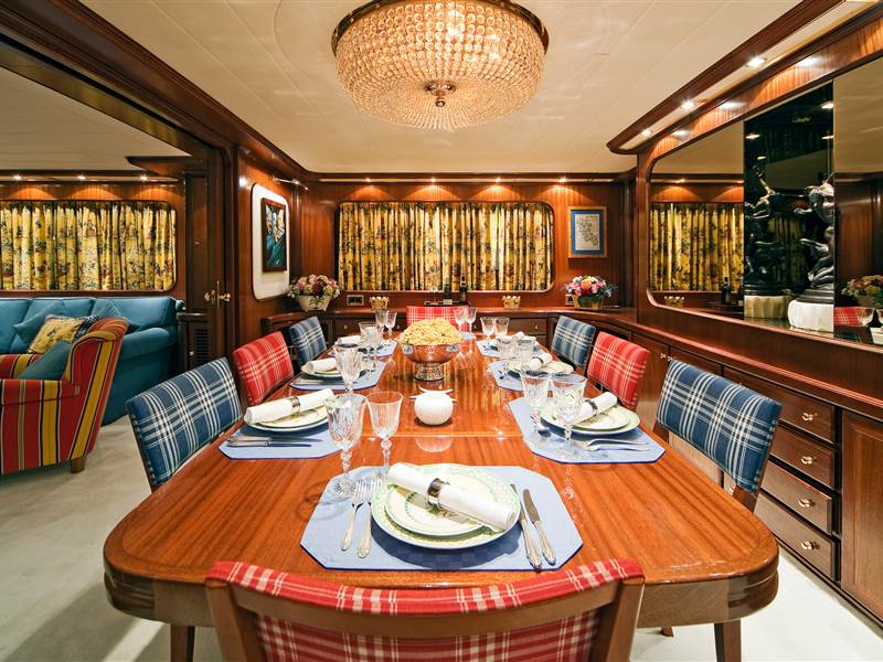 Luxury yacht charter Caribbean - Bequia Beach Hotel