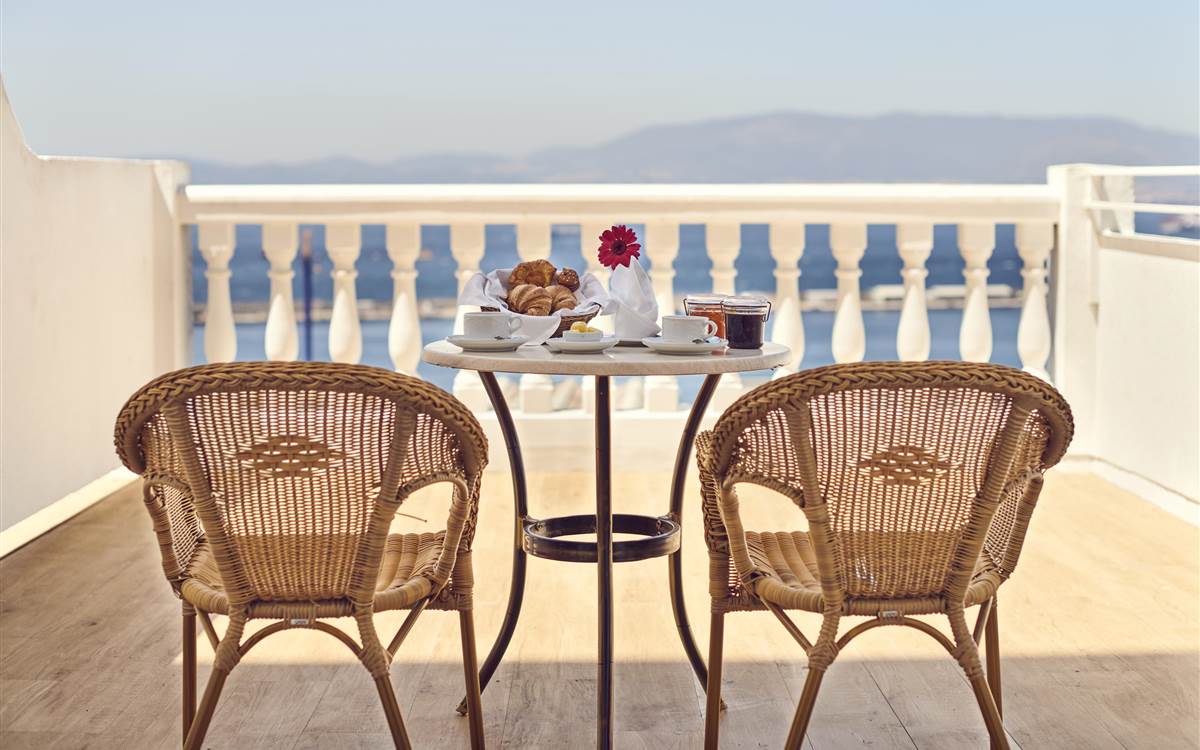 Rock Hotel - Breakfast on balcony