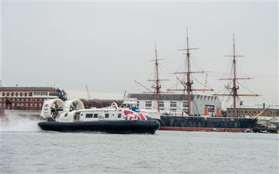 Hovertravel - Hovercraft into Portsmouth Harbour