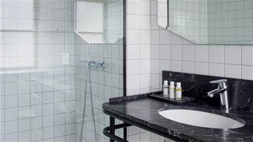 Hotel Danmark Bathroom