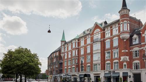 Avenue Hotel Facade Exterior