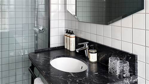 Hotel Danmark Bathroom