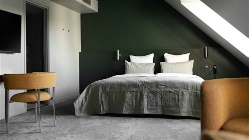 Hotel Hans Deluxe Double Room balcony