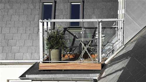 Hotel Hans Deluxe Double Room balcony