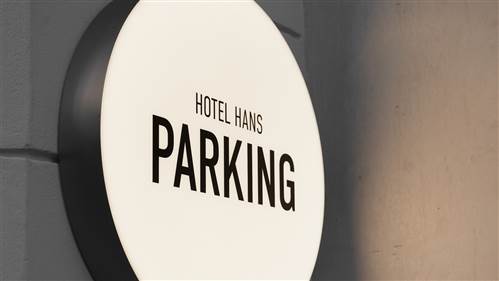 Hotel Hans Parking