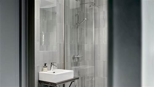 Hotel Hans Standard Double Room (8)