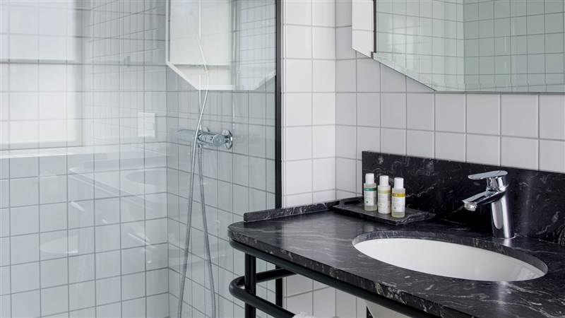 Hotel Danmark Bathroom 1