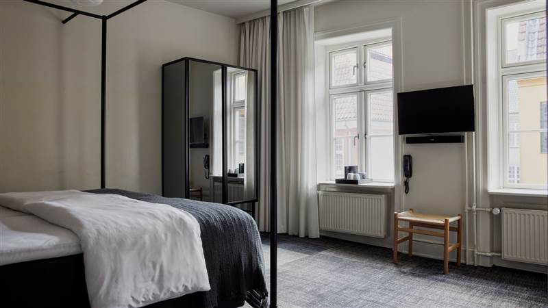 Hotel Danmark Superior Double Room (4)