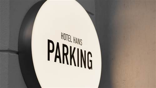 Hotel Hans Parkering
