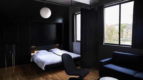 BOOK1 hostel suite