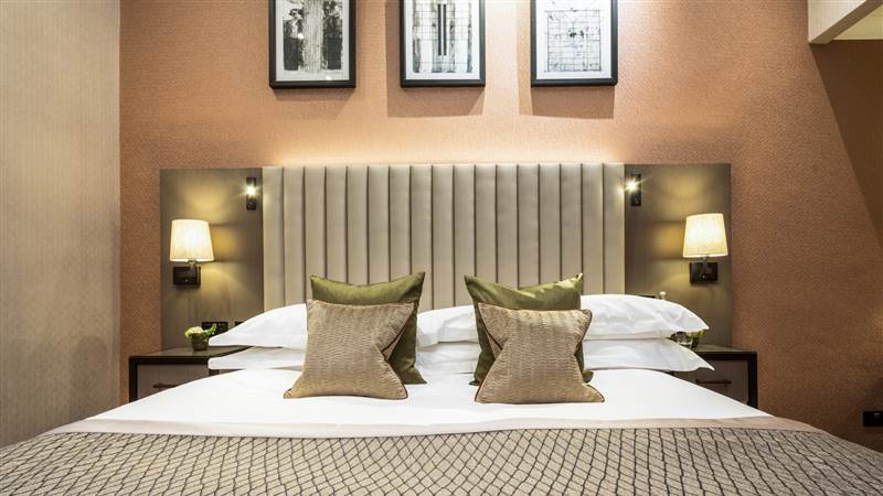 Luxury Deluxe Bedroom in Chester