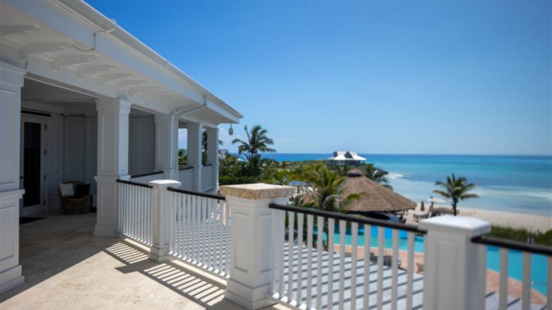Oceanfront Deluxe Balcony Sutie
