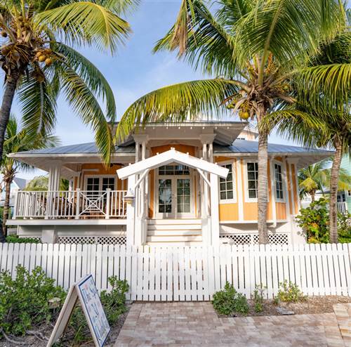 Bahamas spa resort at Chub Cay 5 star hotel