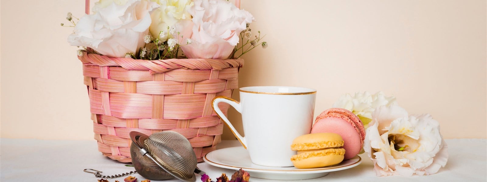 tea macaroons front view (1)