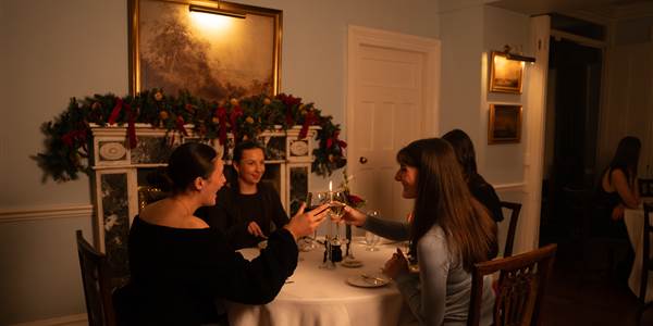  Nollaig na mBan/Little Christmas  Dunraven Arms Hotel OBE From €109 pps 1 Night B&B & Evening Meal