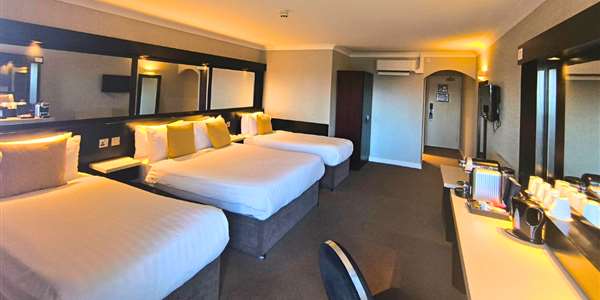 Deluxe Family Room