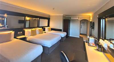 Deluxe Family Room (3)