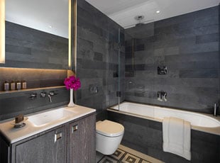 Bathroom Deluxe Double - Luxury Accommodation UK