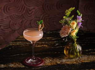manettas bar drink