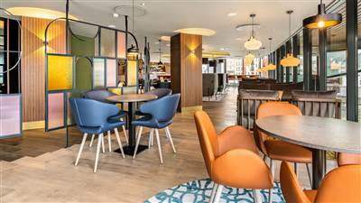 Glasshouse Hotel Sligo - Lively Bar Environment for Unwinding