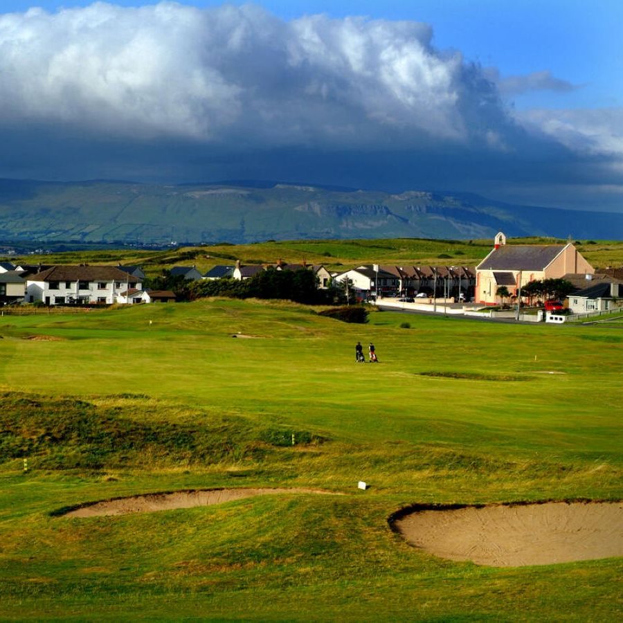 Strandhill Golf Club and Benbulben 9090