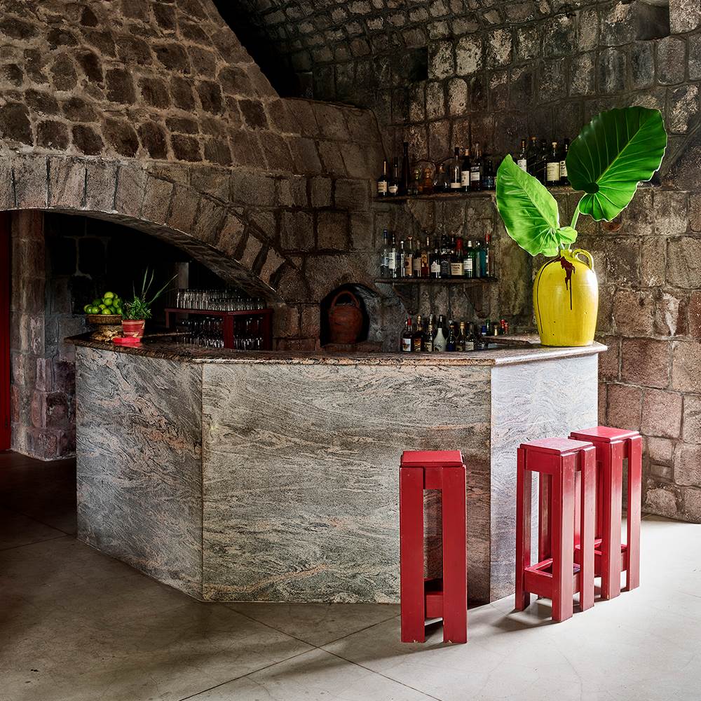 Bar at GOLDEN ROCK INN. Best boutique and tropical hotel in Nevis, Caribbean
