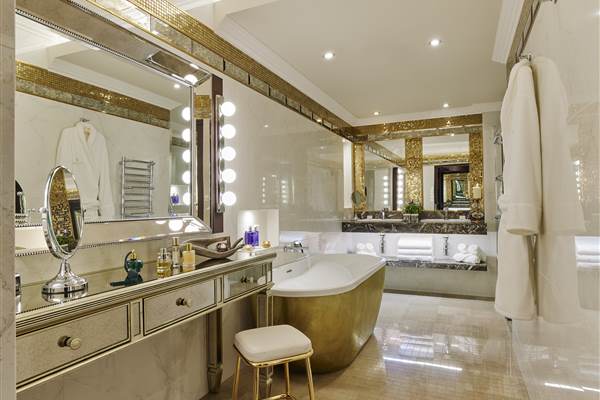 Grand Suite Bathroom in Cork, Ireland