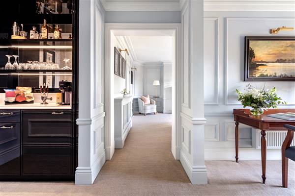 ab hayfield manor presidential suite 11 