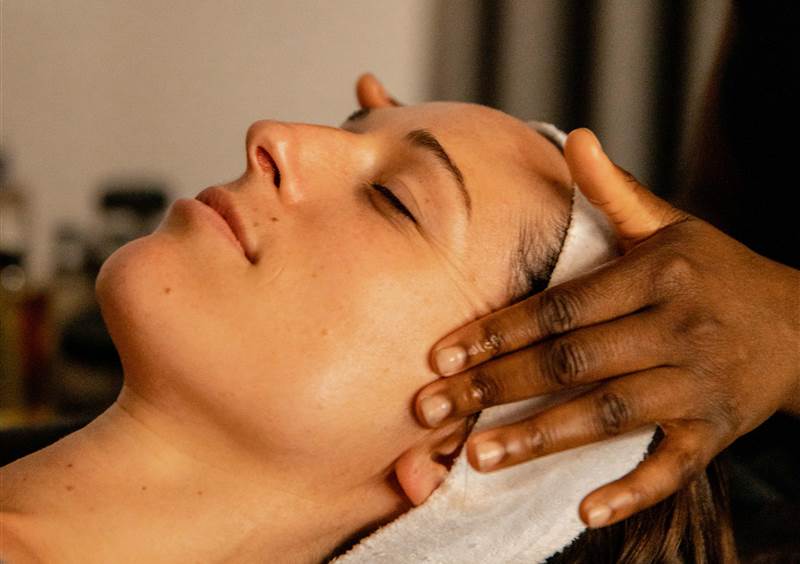 ella and zoe face massage 8  ch photo