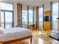 336  Corner Suite  Collective (7)