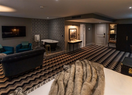 Officers Suite (13)