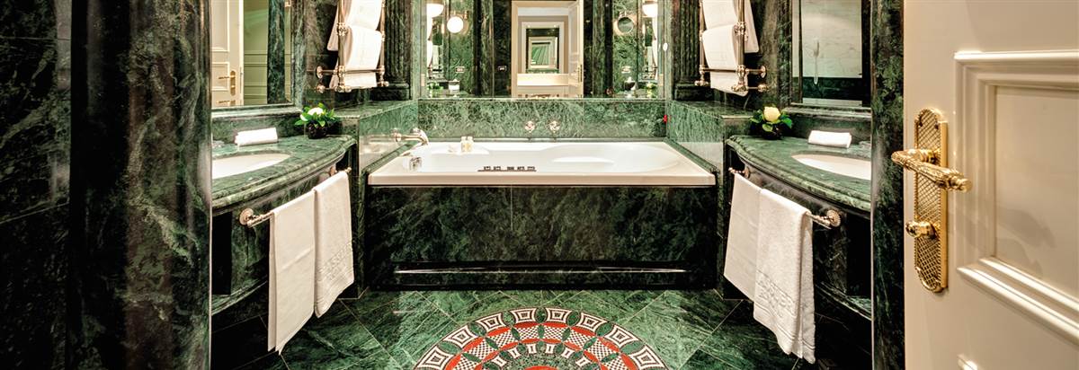 Gran Deluxe Suite Hassler Bathroom Hass