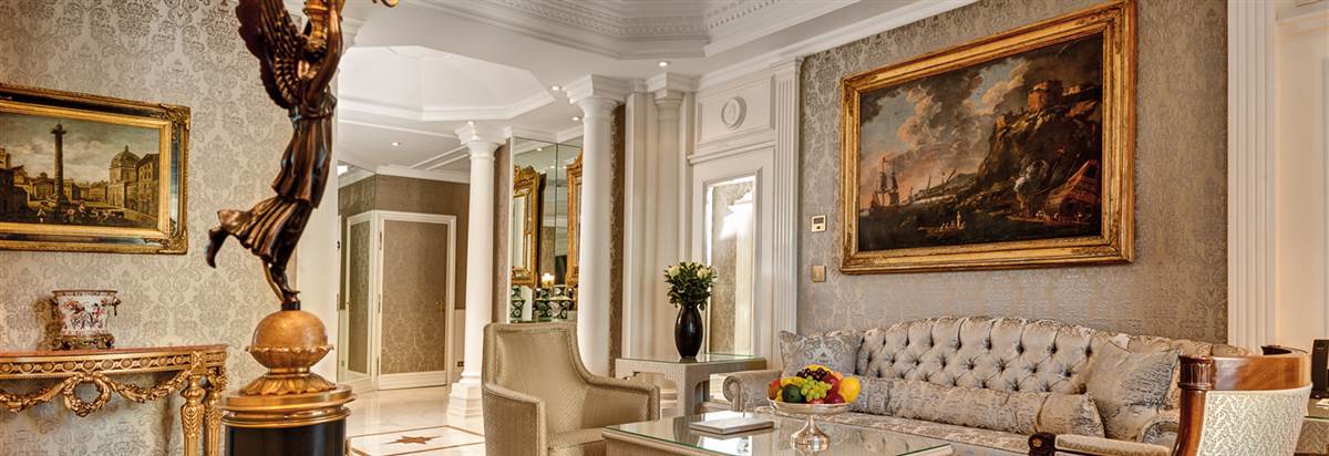 Gran Deluxe Suite Hassler Living room  