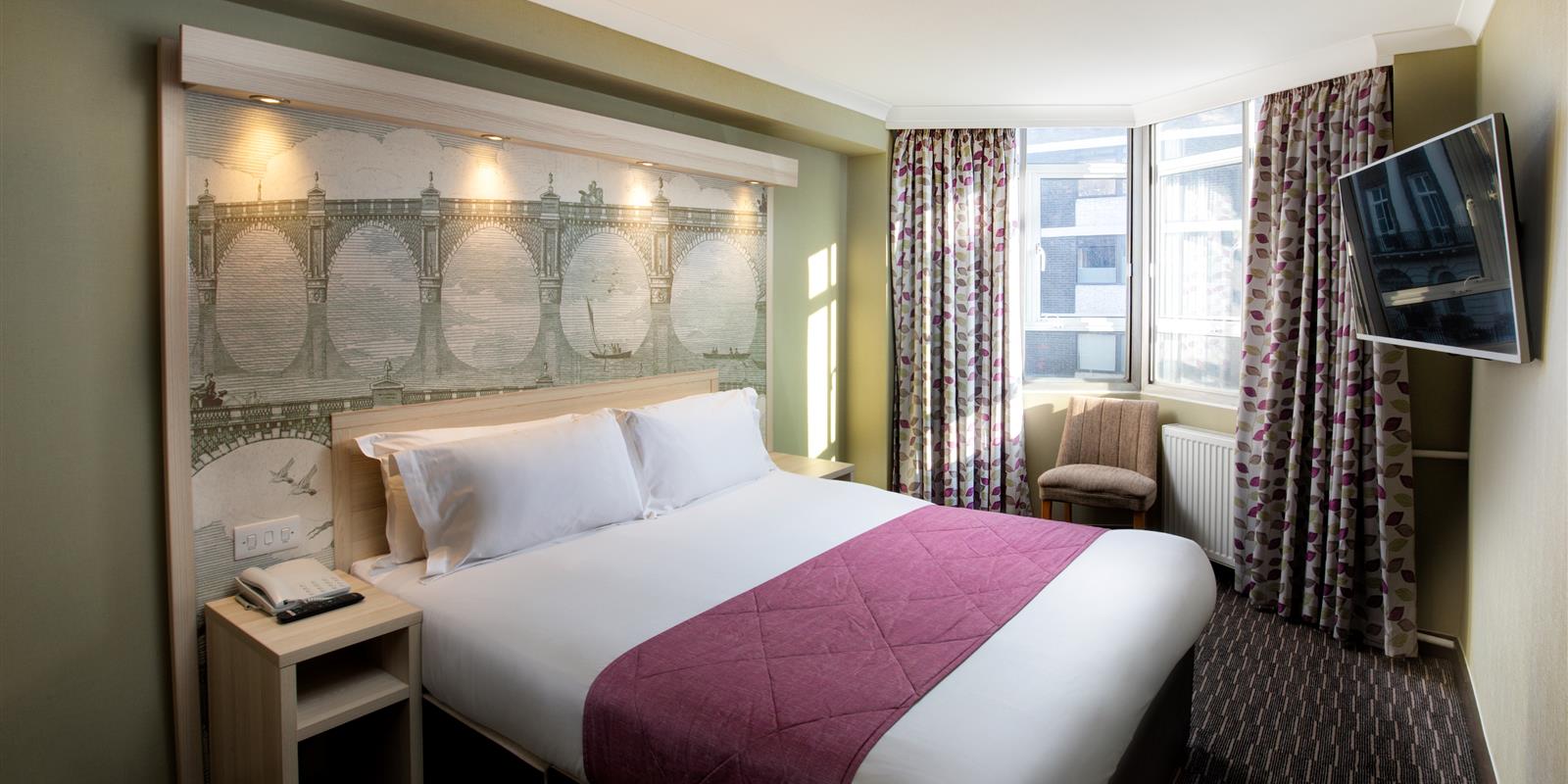 President Hotel London Double Room beds