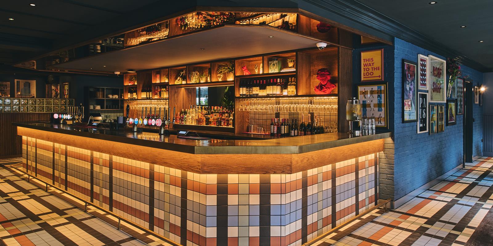 the london pub bar