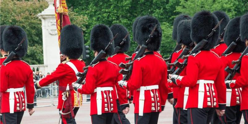 When and Where to Watch the Changing of the Guards in London