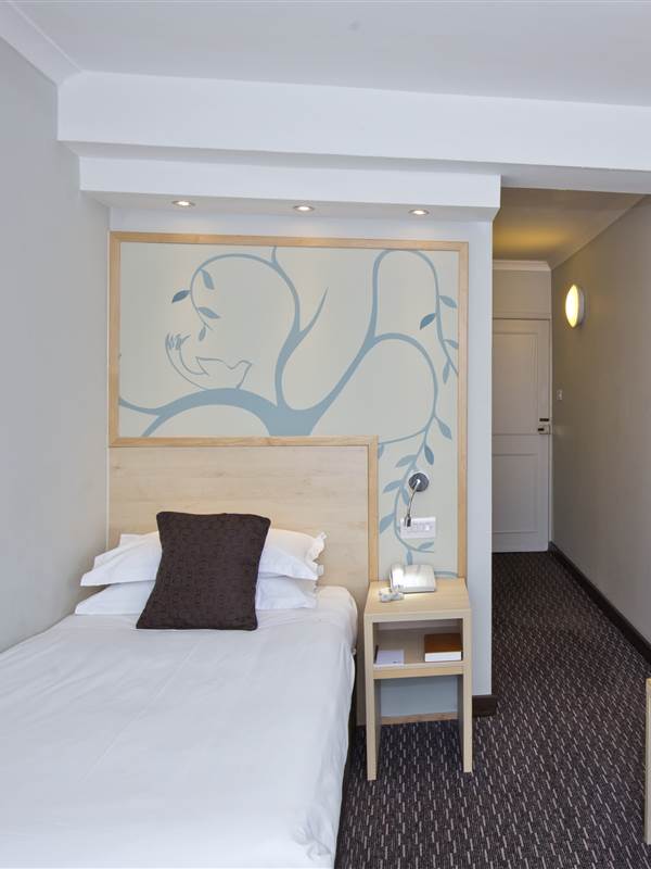Bedford Hotel Single Room (2)