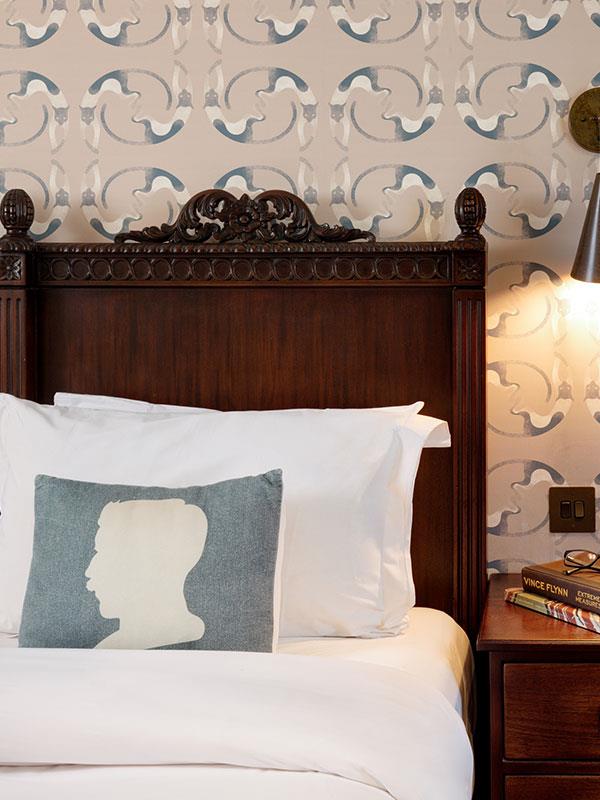 Morton hotel bloomsbury bedroom