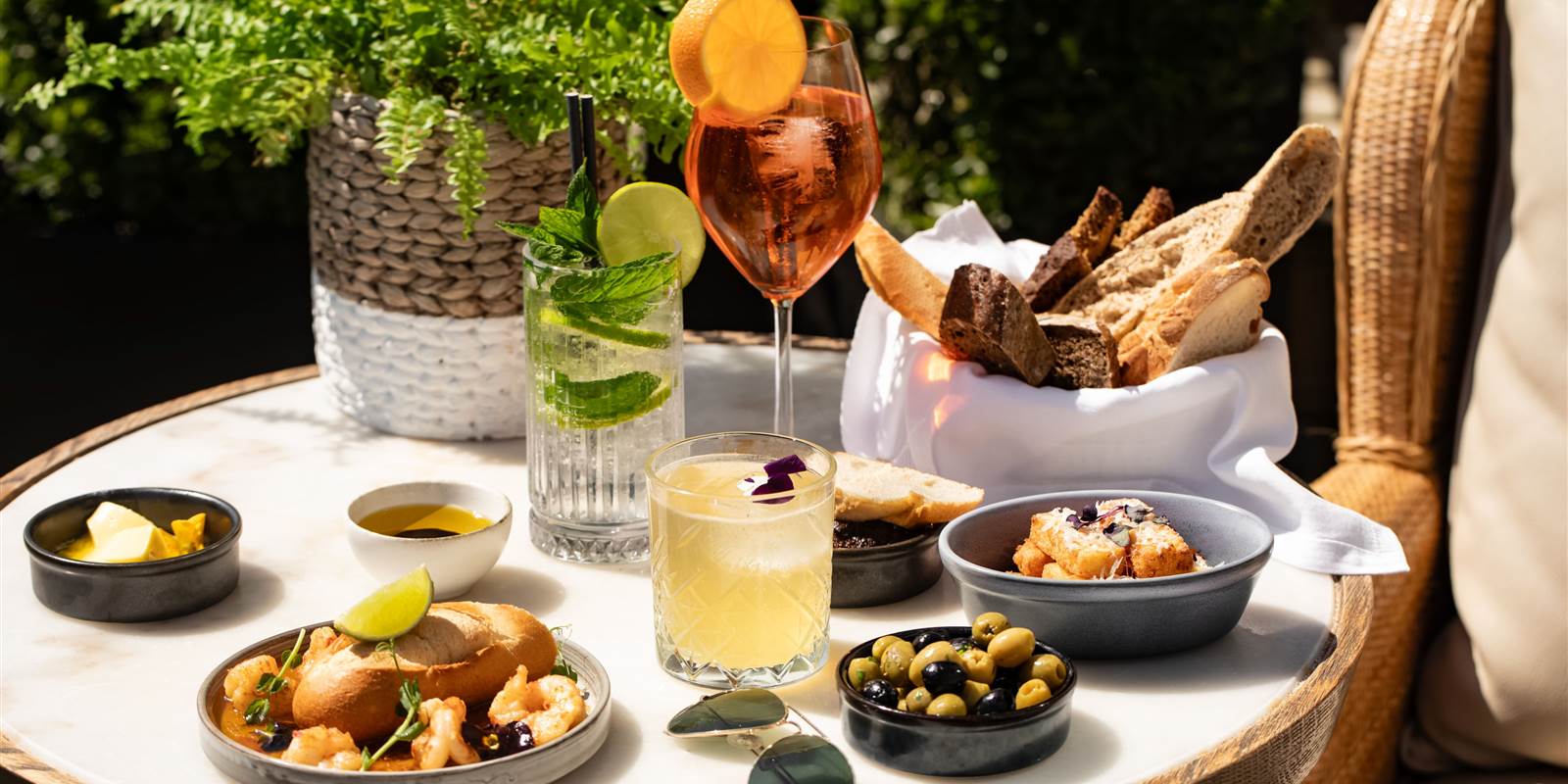Drinks and appetizers, the Fig restaurant at the Killarney Royal Townhouse
