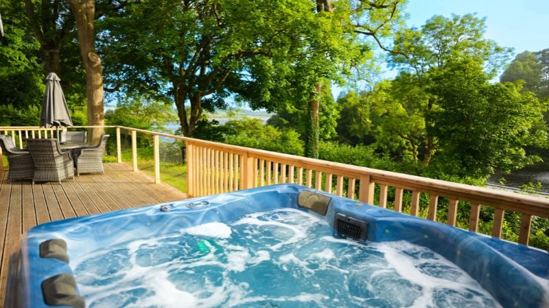 HOTTUBWOODLANDLODGESUMMER