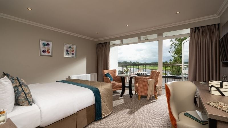 Luxury LAKEVIEW ROOM with Balcony in Fermanagh