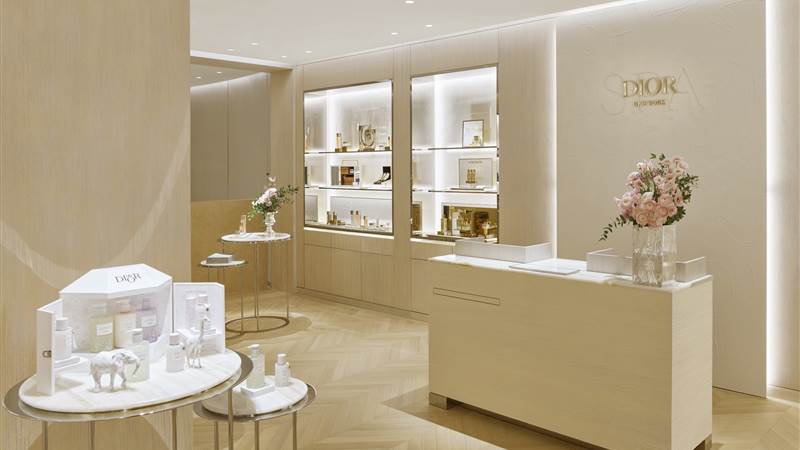 Dior Spa Welcome Desk