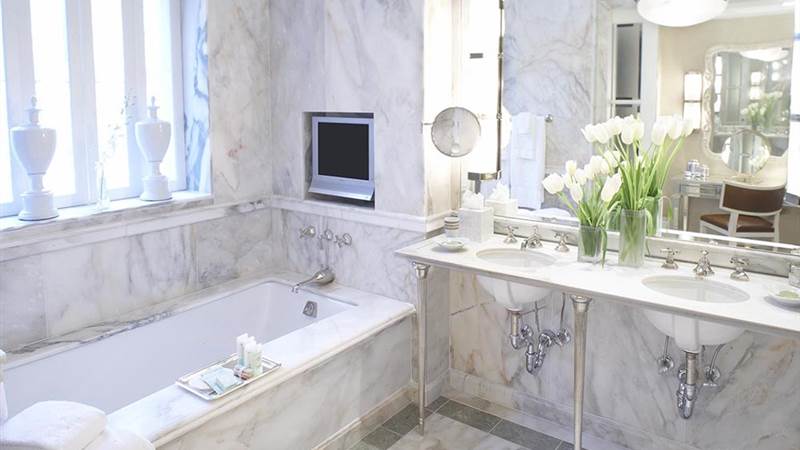 Luxury Bathroom of Two Bedroom Penthouse at Lowell