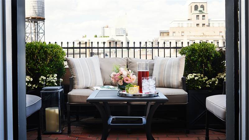 RoomsSuites GardenSuiteDetails 0154 2000